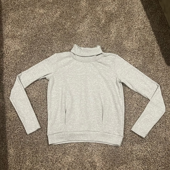 Alo yoga sweater - Picture 1 of 3